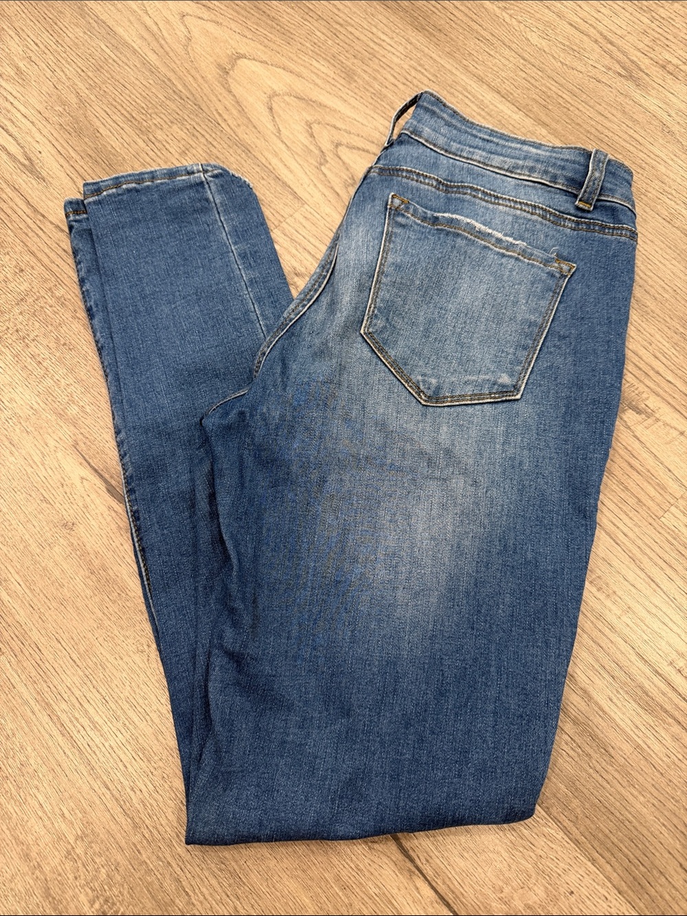 KanCan Women's Skinny Jeans - Medium Blue Wash
